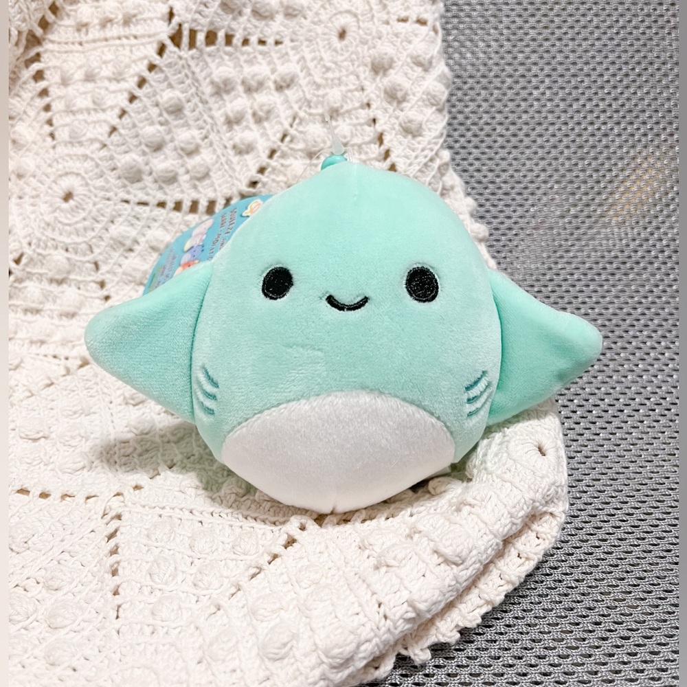 3.5" Maggie the Stingray Clip Squishmallow | BNWT